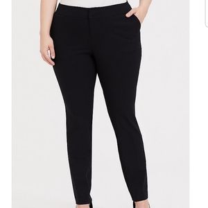 Torrid black dress pants skinny leg size 3